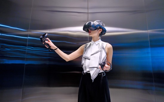 ku酷游平台HTC Vive新5K分辩率VR装备宣布 假造偶像Vee表态(图2)